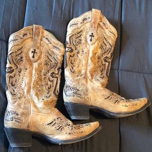 Corral Women’s Snip Toe Boots